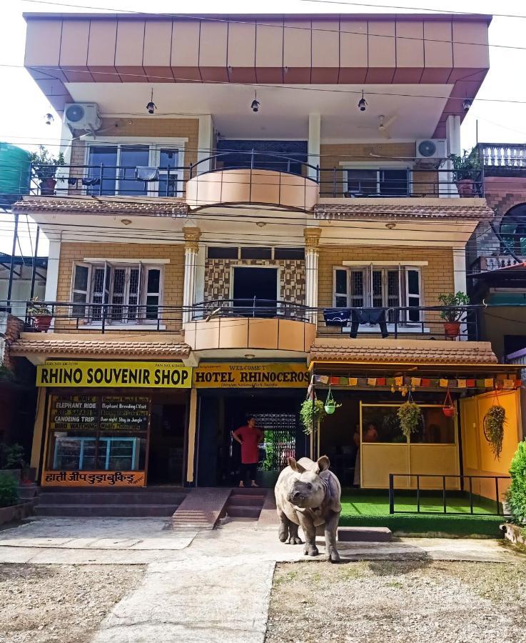 Hotel Rhinoceros-Homestay Sauraha Exteriör bild